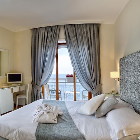 סורנטו Boutique Hotel Regina מראה חיצוני תמונה